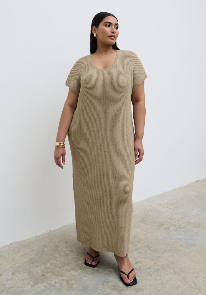 Souki Is 5'8" & Wears Size UK XL|Rose Knit Midaxi Dress Curve - Stone Taupe