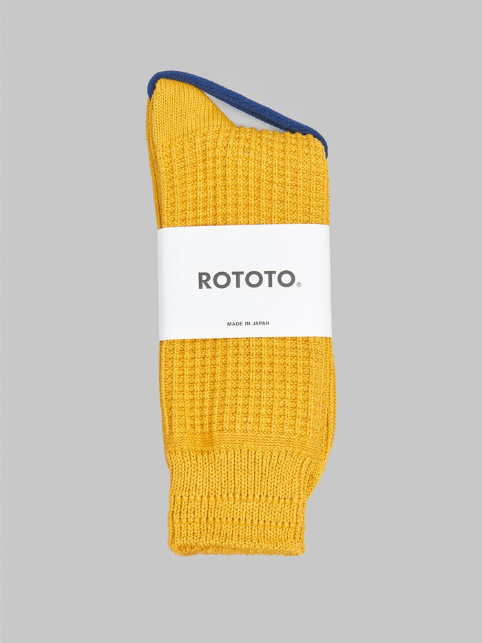 rototo cotton waffle crew socks mustard