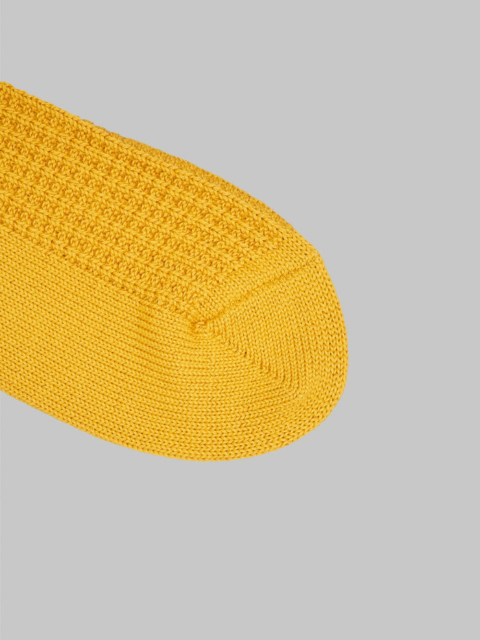 rototo cotton waffle crew socks mustard toe