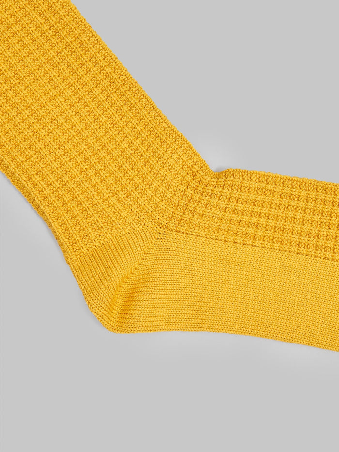 rototo cotton waffle crew socks mustard heel