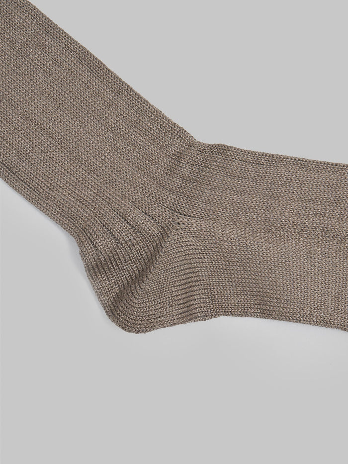 rototo linen cotton ribbed crew socks dark gray heel