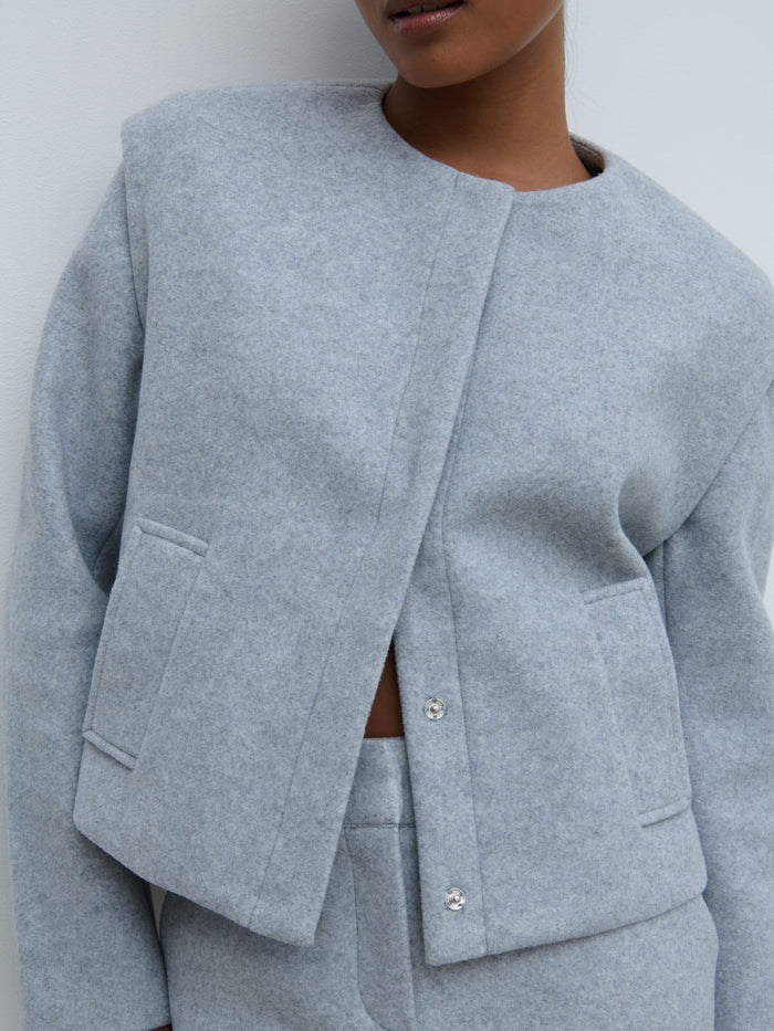 Ellie Is 5’7.5″ & Wears Size UK S|Rudy Cropped Boxy Jacket - Grey Marl