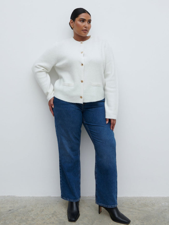 Souki Is 5'8" & Wears Size UK XL|Sabrina Gold Button Knit Cardigan Curve - Cream