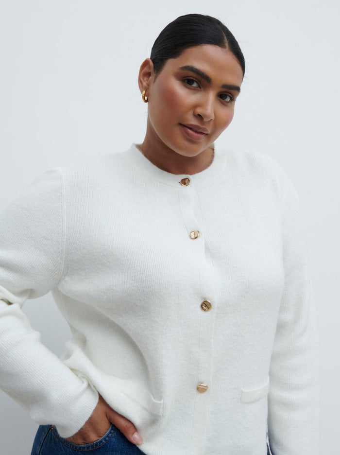 Souki Is 5'8" & Wears Size UK XL|Sabrina Gold Button Knit Cardigan Curve - Cream