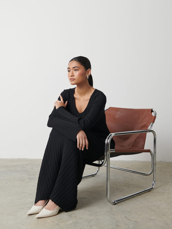 Candy Is 5'6" & Wears Size UK S|Scarlett Tie Knit Dress - Black