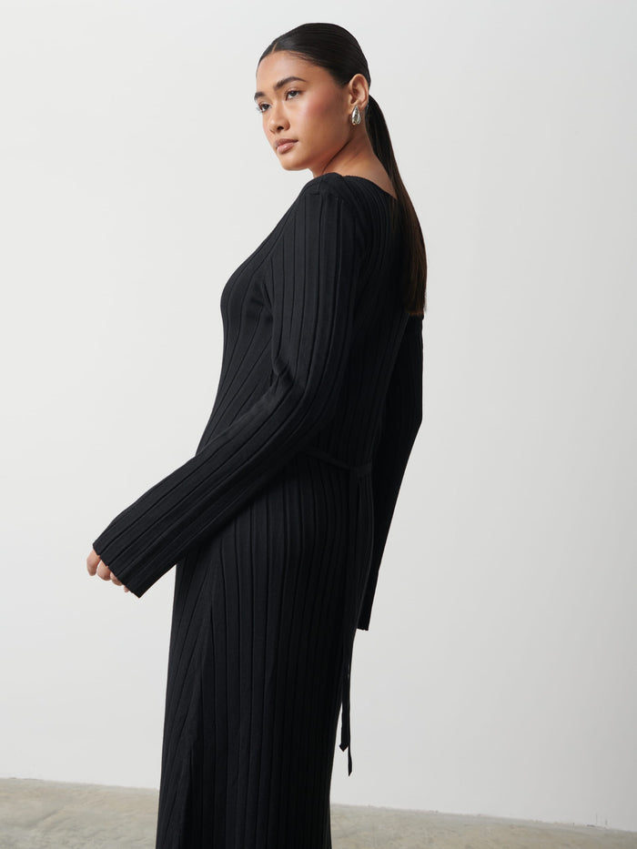 Candy Is 5'6" & Wears Size UK S|Scarlett Tie Knit Dress - Black