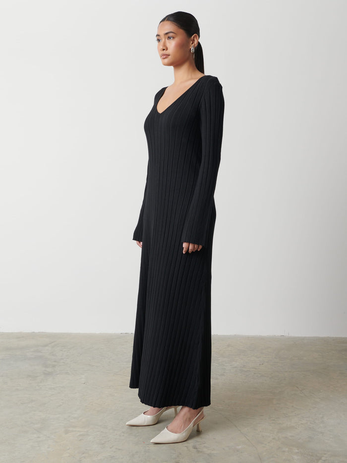 Candy Is 5'6" & Wears Size UK S|Scarlett Tie Knit Dress - Black