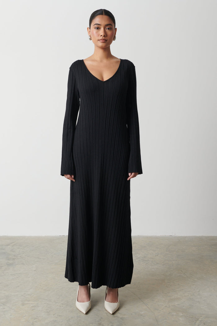 Candy Is 5'6" & Wears Size UK S|Scarlett Tie Knit Dress - Black