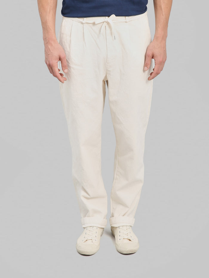Seuvas 10oz Canvas Tapered 2 Tuck Pants Natural front fit