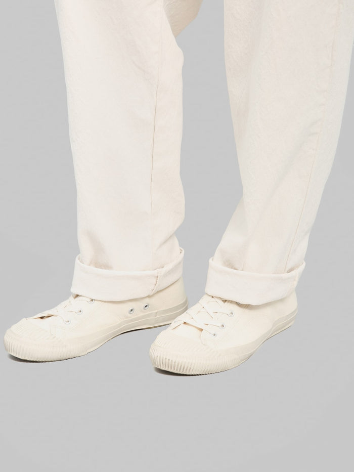 Seuvas 10oz Canvas Tapered 2 Tuck Pants Natural folded