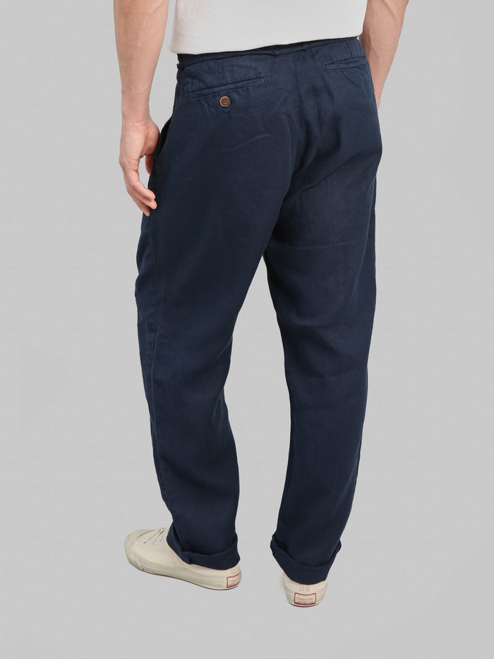 Seuvas Linen Tapered 2 Tuck Pants Navy fitting