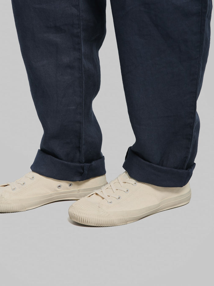 Seuvas Linen Tapered 2 Tuck Pants Navy hem details