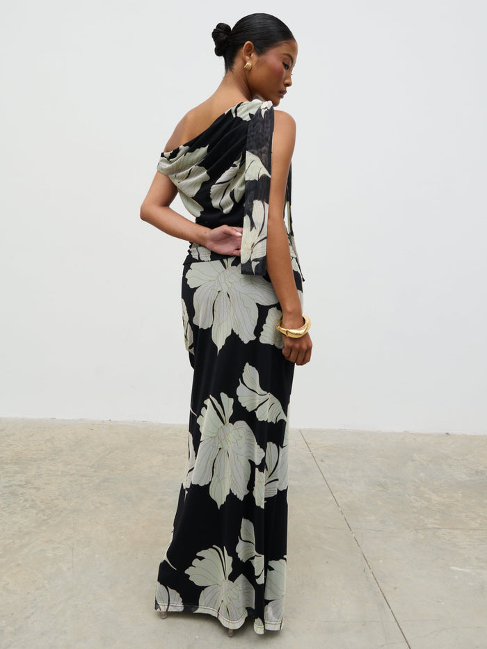 Elle Is 5'3" & Wears Size UK 6|Shea Off Shoulder Jersey Tie Top - Monochrome Floral