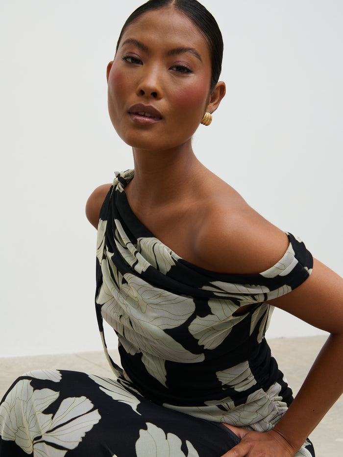 Elle Is 5'3" & Wears Size UK 6|Shea Off Shoulder Jersey Tie Top - Monochrome Floral
