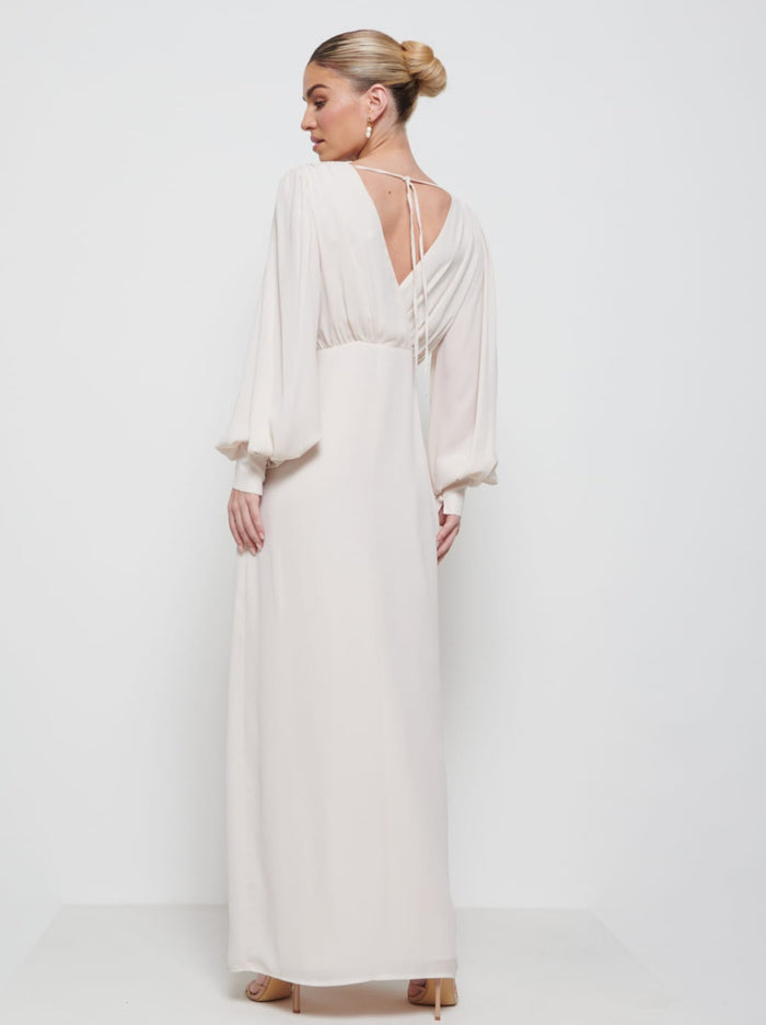 Taylor Is 5'9" & Wears Size UK 8|Sienna Chiffon Bridesmaid Dress - Champagne