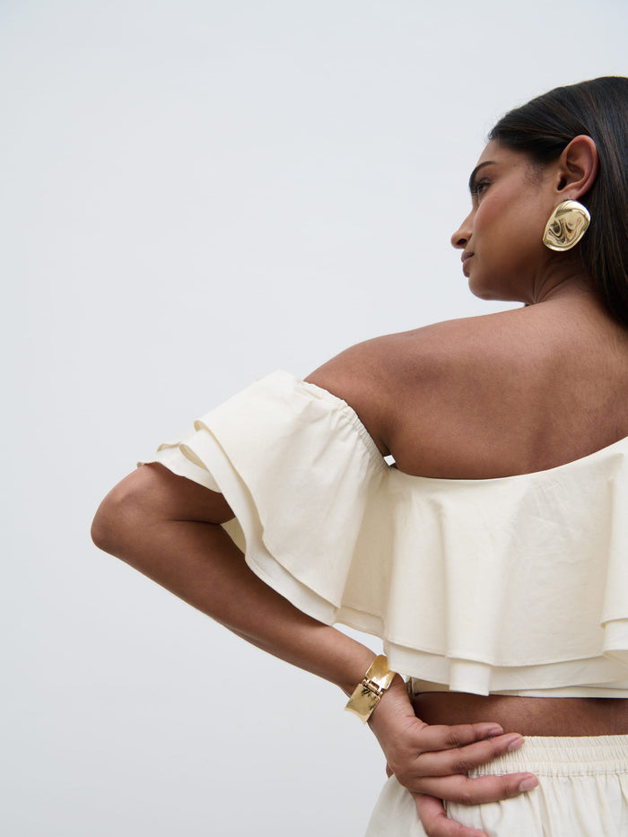 Sachi Is 5’7” & Wears Size UK 8|Sol Ruffle Cropped Top - Natural