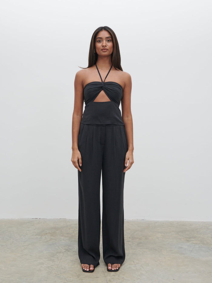 Sachi Is 5’7” & Wears Size UK 8|Suki Halter Top - Black