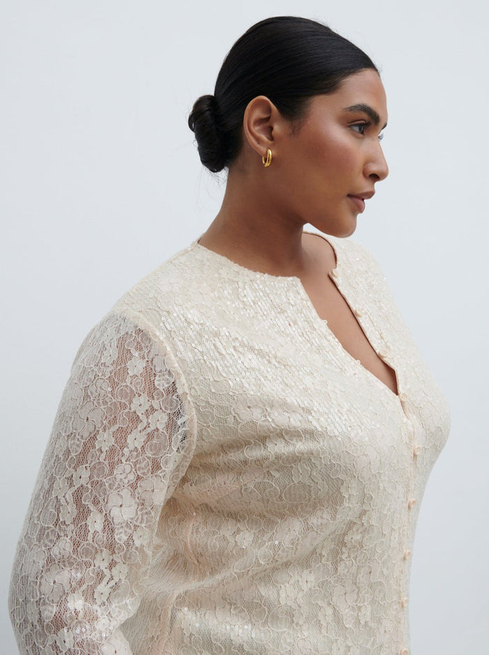 Souki Is 5'8" & Wears Size UK 18|Tai Sequin Lace Cardigan Curve - Oyster