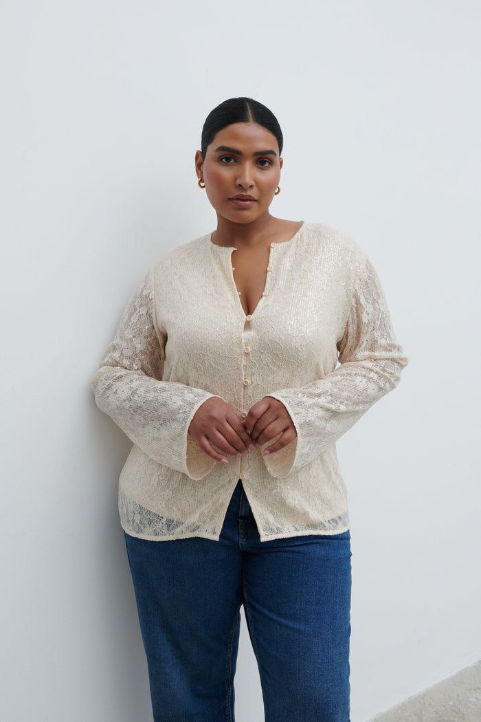 Souki Is 5'8" & Wears Size UK 18|Tai Sequin Lace Cardigan Curve - Oyster