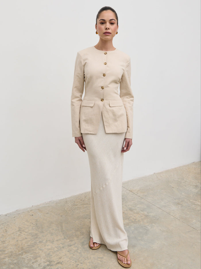 Elissa Is 5'8.5" & Wears Size UK 6|Tarryn Crew Neck Linen Jacket - Natural
