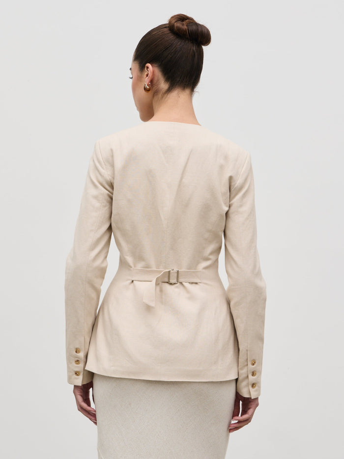 Elissa Is 5'8.5" & Wears Size UK 6|Tarryn Crew Neck Linen Jacket - Natural