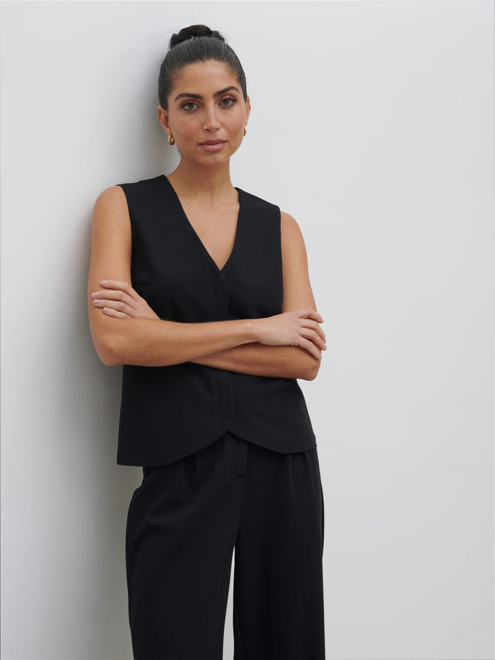 Lygia Is 5'9" & Wears Size UK 8|Taya Tailored Waistcoat - Black