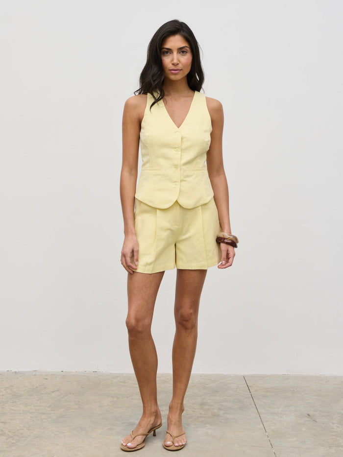 Lygia Is 5'9" & Wears Size UK 8|Thali Linen Shorts - Lemon
