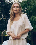 The Great - The Eyelet Button Sleep Top True White - Kalifornia Jean Bar