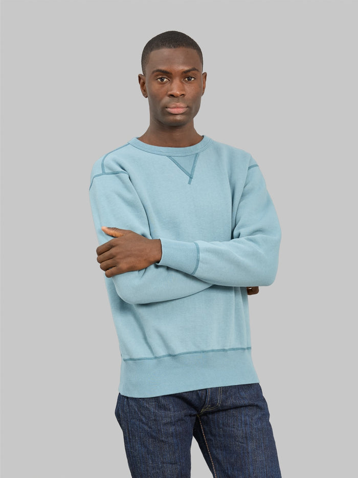 the strike gold loopwheeled sweatshirt sax blue styled