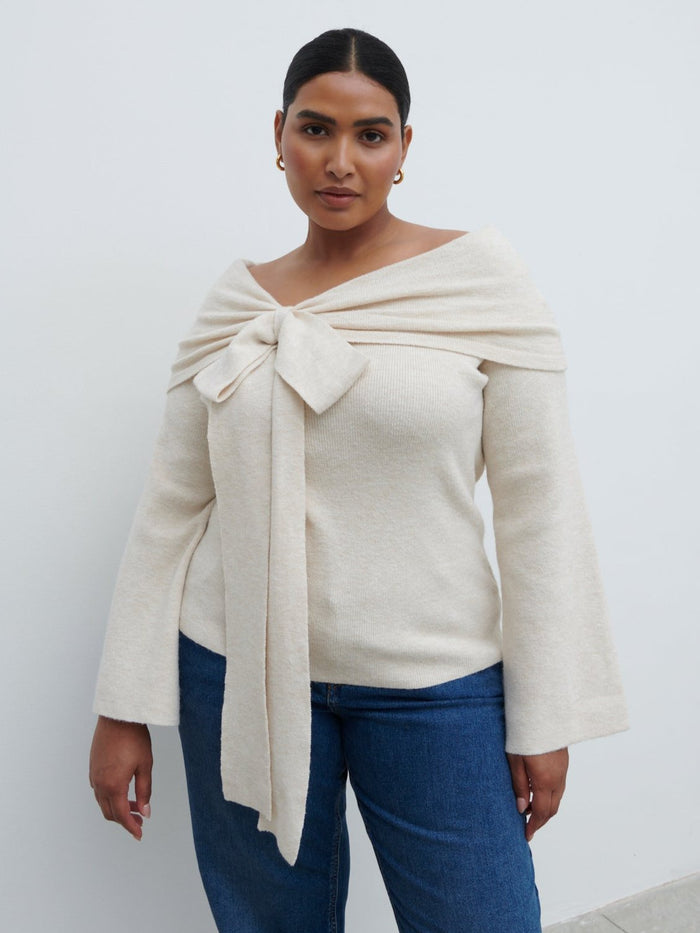 Souki Is 5'8" & Wears Size UK XL|Tilda Bardot Bow Knit Top Curve - Beige