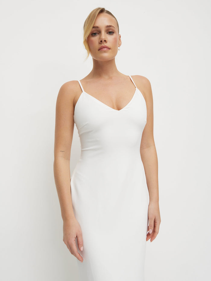 Harriet is 5'8" & Wears Size UK 8|Tillie V-Neck Crepe Maxi Bridesmaid Dress - Ivory