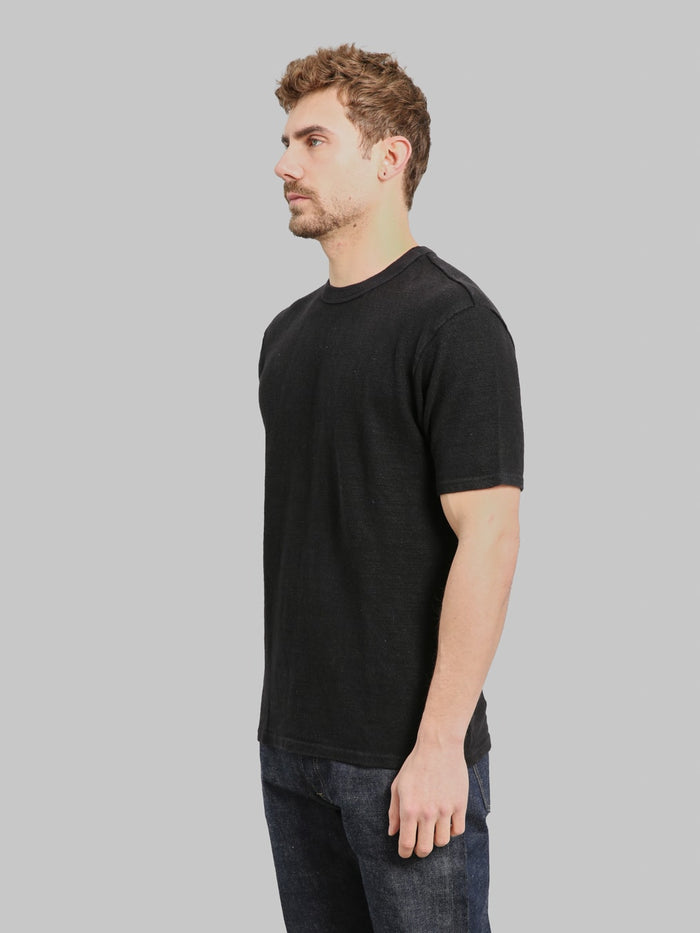 UES 100 Linen Long Sleeve TShirt Black  side look