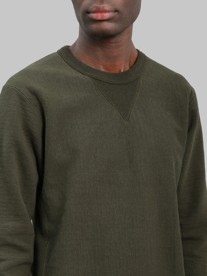 UES New Purcara Sweatshirt Olive chest