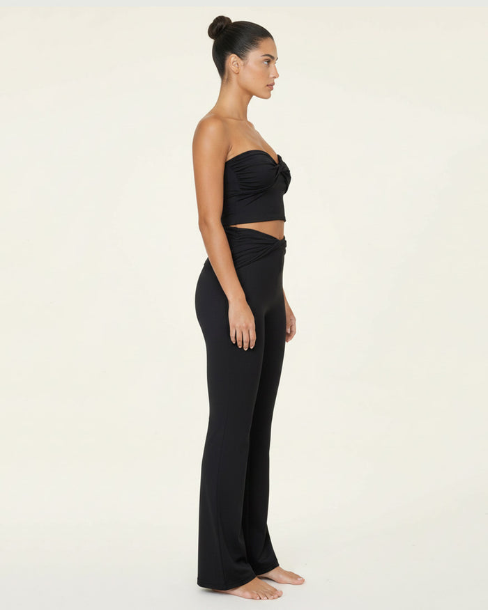 Umbra Twistline Flared Leggings