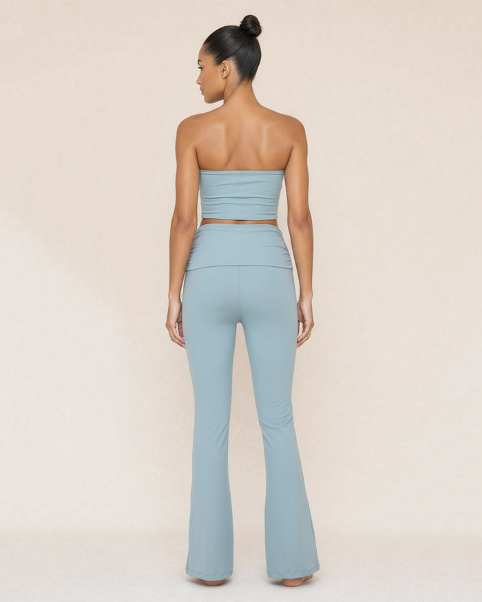 Umbra Twistline Flared Leggings