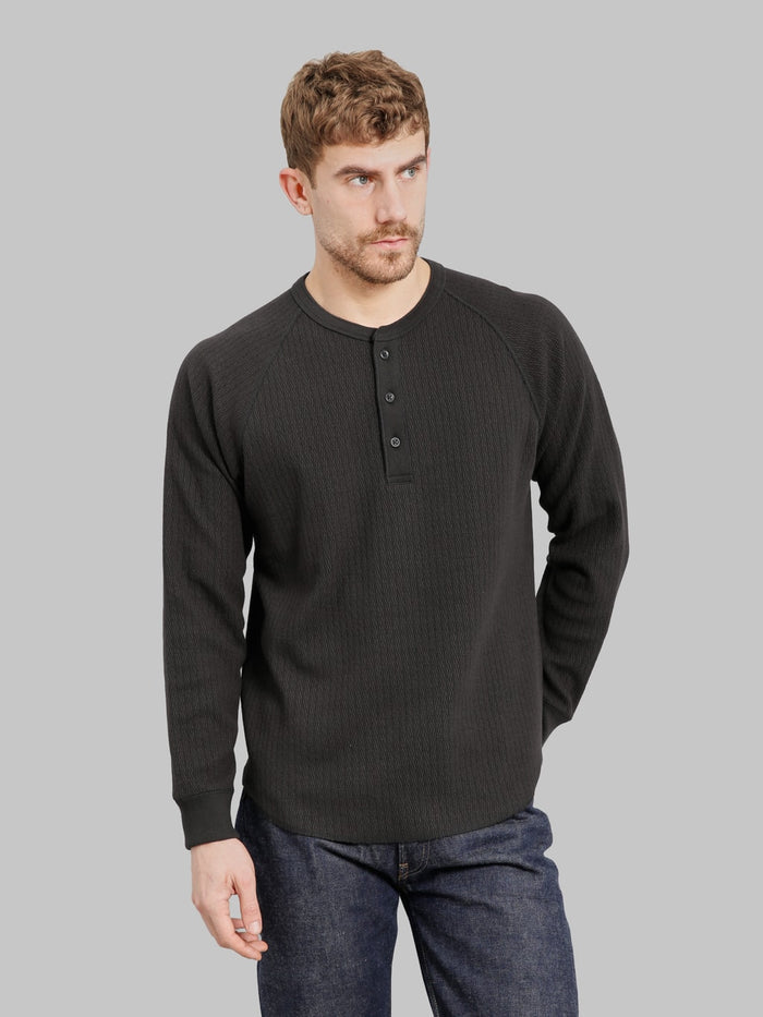 Wonder Looper Cashmere Blend Honeycomb Henley Sumi Black styled