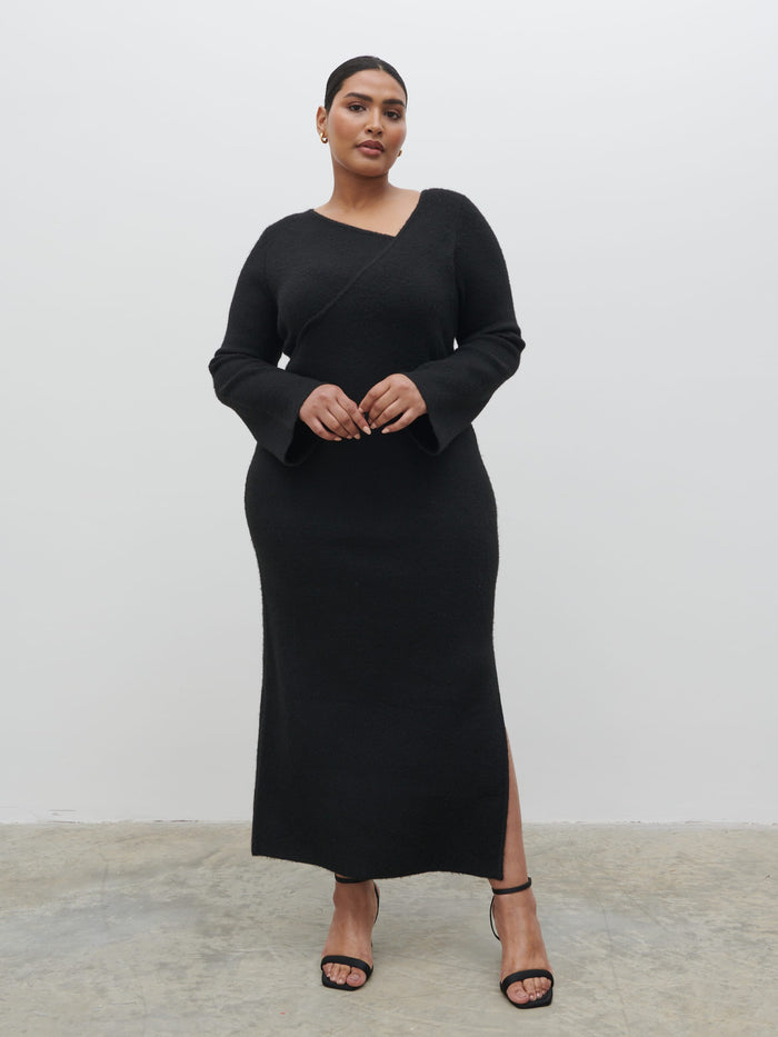 Souki Is 5'8" & Wears Size UK XL|Zariah Space Dye Midaxi Dress Curve - Black
