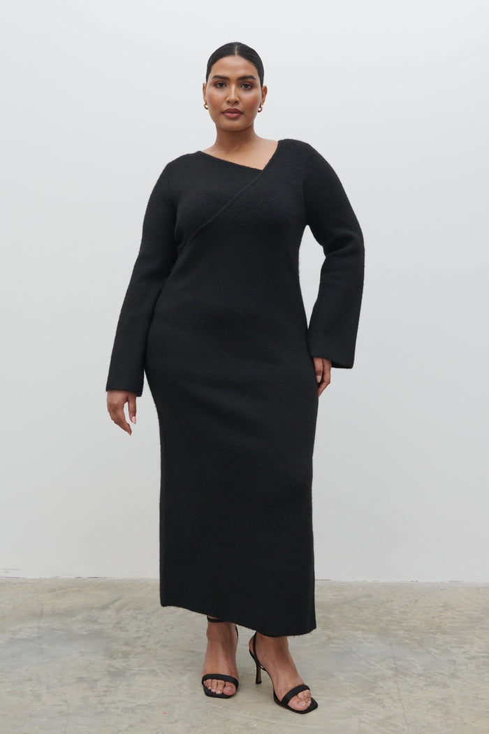 Souki Is 5'8" & Wears Size UK XL|Zariah Space Dye Midaxi Dress Curve - Black