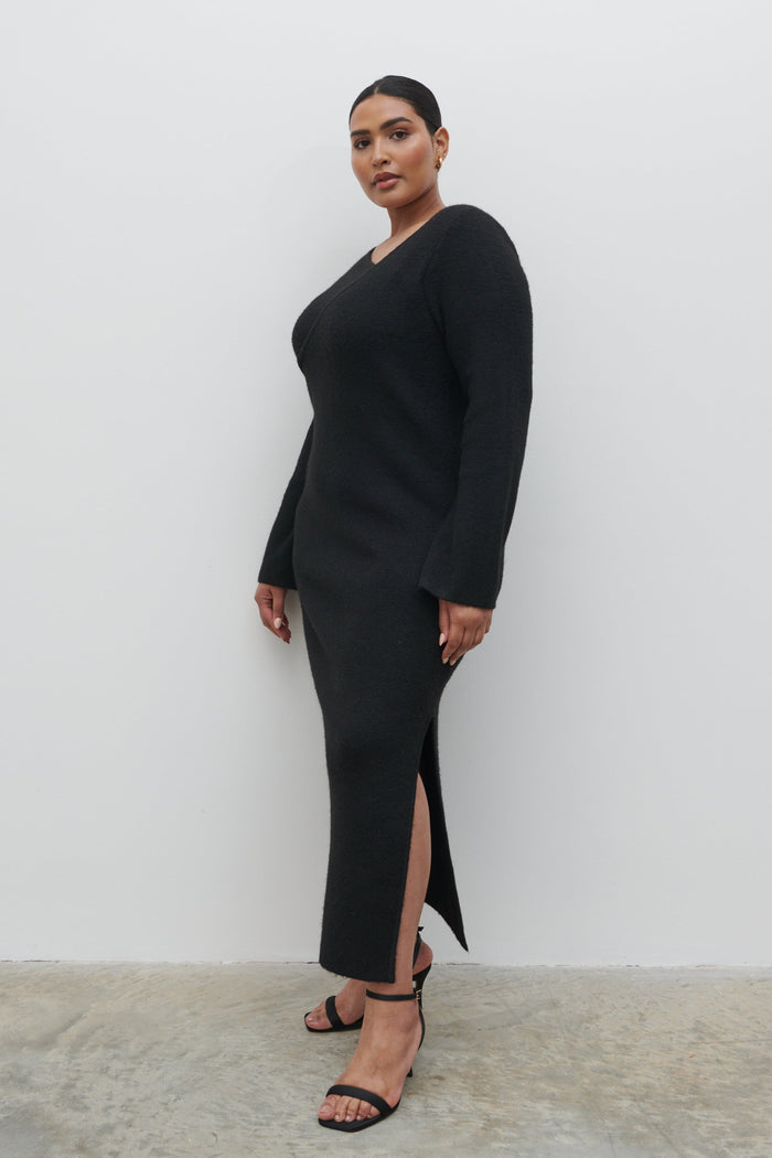 Souki Is 5'8" & Wears Size UK XL|Zariah Space Dye Midaxi Dress Curve - Black