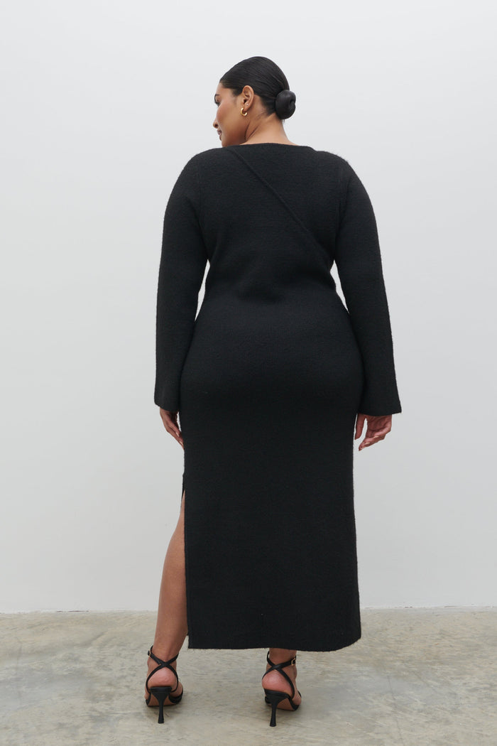 Souki Is 5'8" & Wears Size UK XL|Zariah Space Dye Midaxi Dress Curve - Black