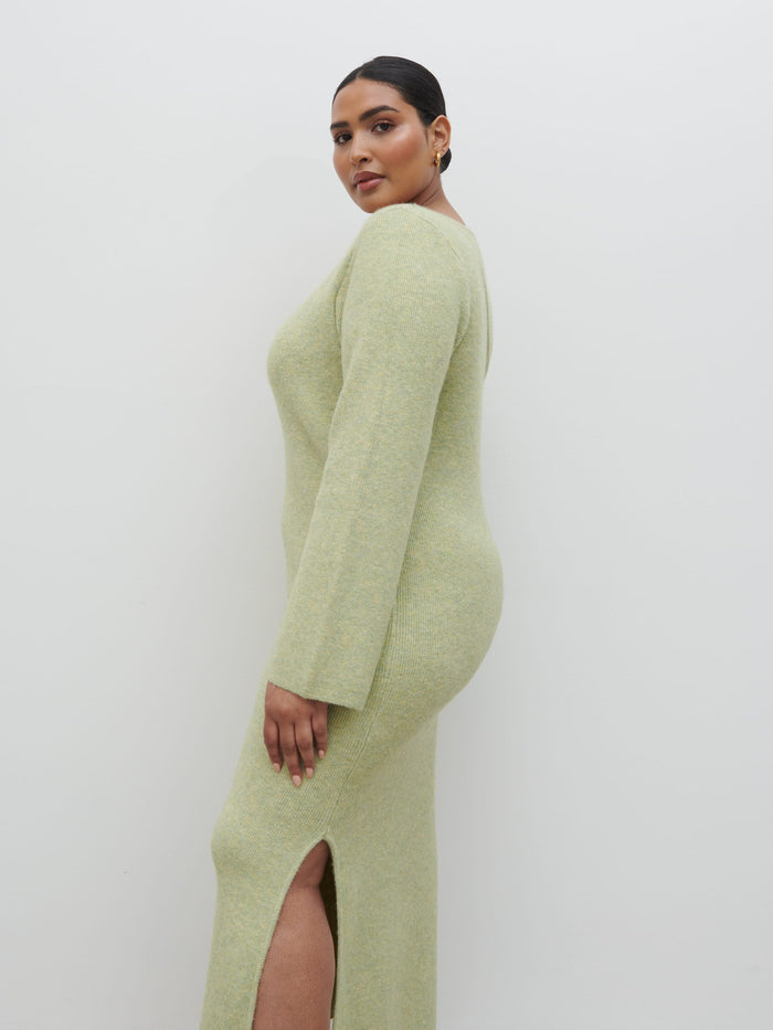 Souki Is 5'8" & Wears Size UK XL|Zariah Space Dye Midaxi Dress Curve - Pistachio