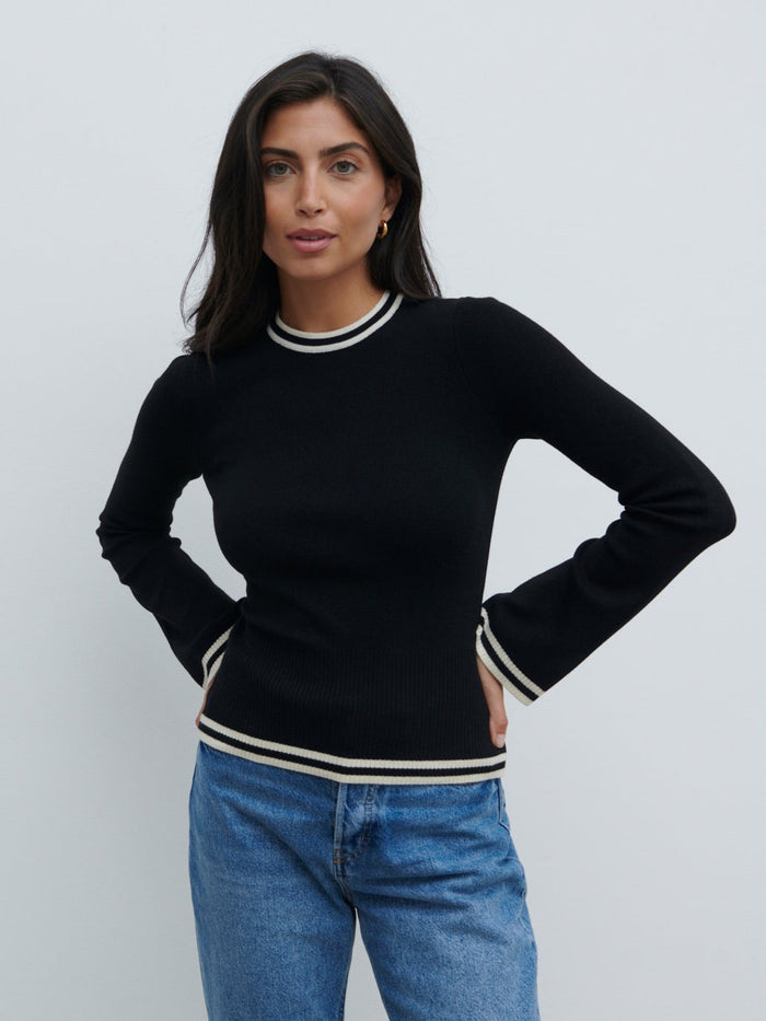 Lygia Is 5'9" & Wears Size UK S|Zella Contrast Knit Top - Black and Cream