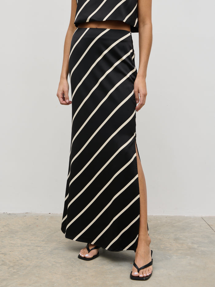 Lygia Is 5'9" & Wears Size UK 8|Zuri Maxi Skirt - Asymmetric Stripe